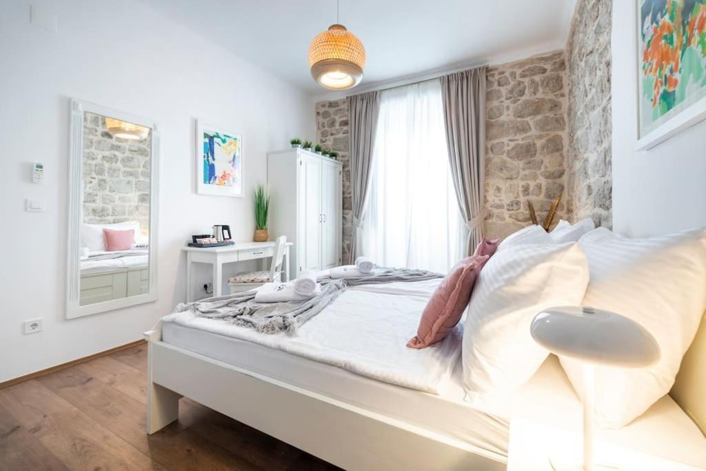 Flora-Heartbeat Old City Three Bedrooms Apartment Ντουμπρόβνικ Εξωτερικό φωτογραφία