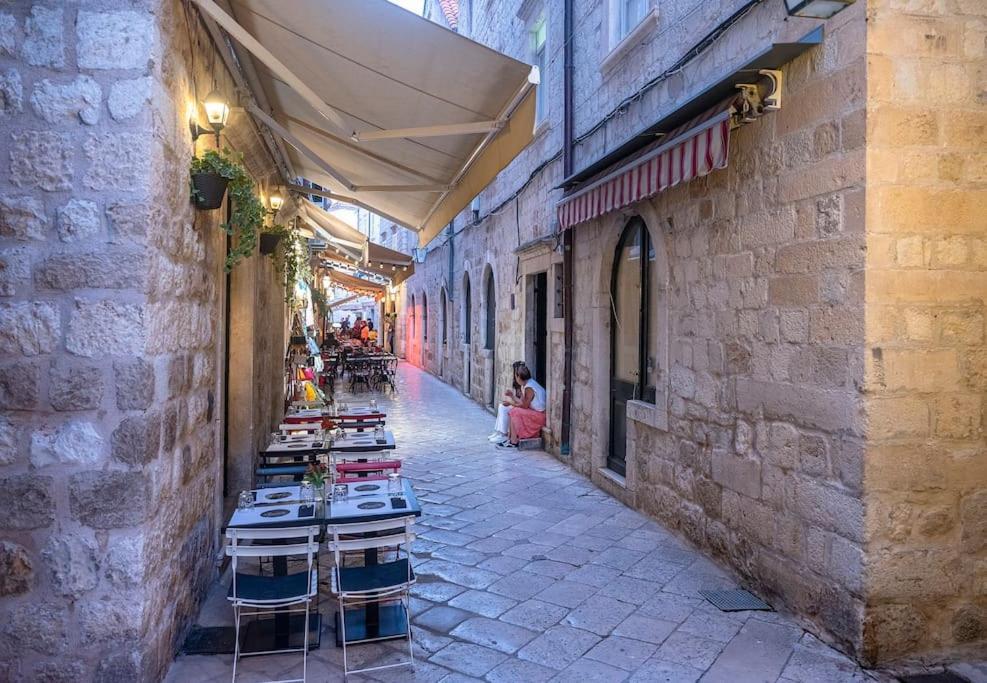 Flora-Heartbeat Old City Three Bedrooms Apartment Ντουμπρόβνικ Εξωτερικό φωτογραφία