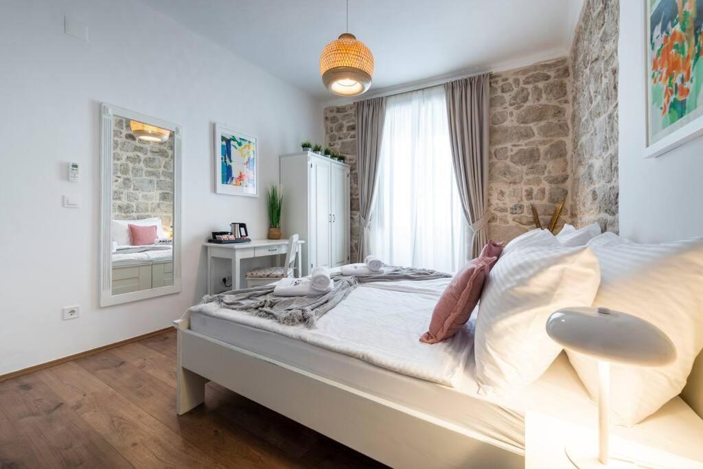 Flora-Heartbeat Old City Three Bedrooms Apartment Ντουμπρόβνικ Εξωτερικό φωτογραφία