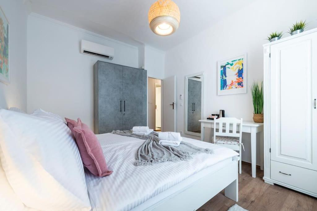Flora-Heartbeat Old City Three Bedrooms Apartment Ντουμπρόβνικ Εξωτερικό φωτογραφία
