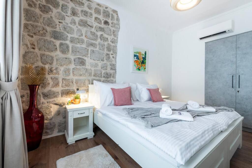 Flora-Heartbeat Old City Three Bedrooms Apartment Ντουμπρόβνικ Εξωτερικό φωτογραφία