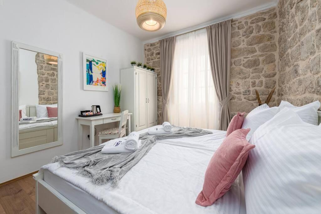 Flora-Heartbeat Old City Three Bedrooms Apartment Ντουμπρόβνικ Εξωτερικό φωτογραφία